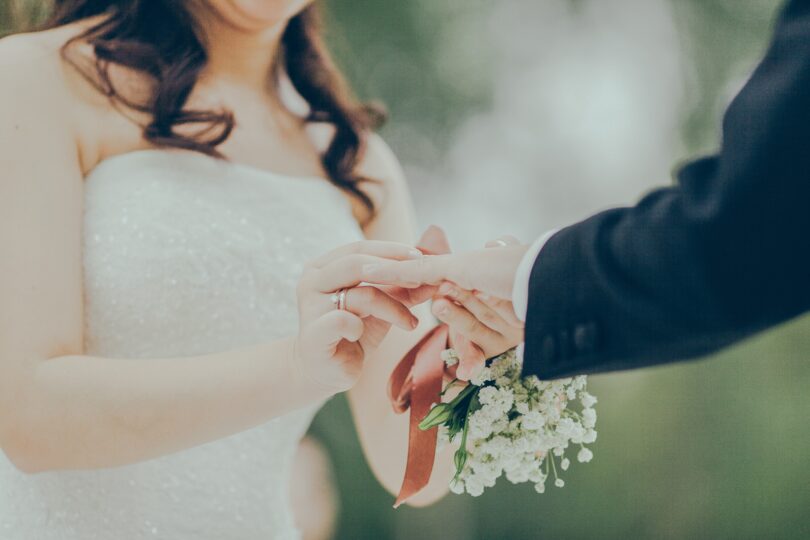 عروس و داماد و مراسم نامزدی